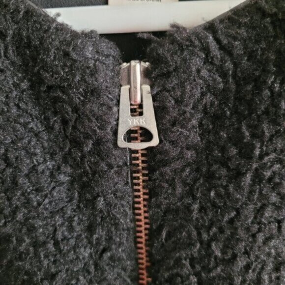Aritzia Wilfred Chatou Black Sherpa Vest Size Medium - Picture 6 of 8